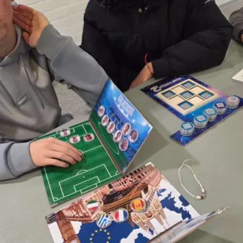 Prueba de equipo en la yincana “Expedición Bitácora”